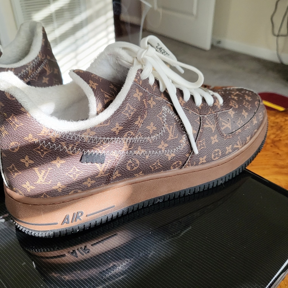 Nike AIR force one Louis Vuitton.
